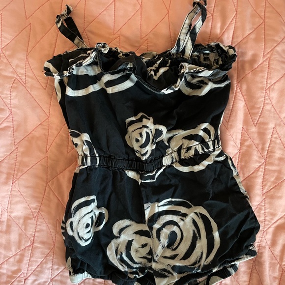 Gap romper - Picture 1 of 1